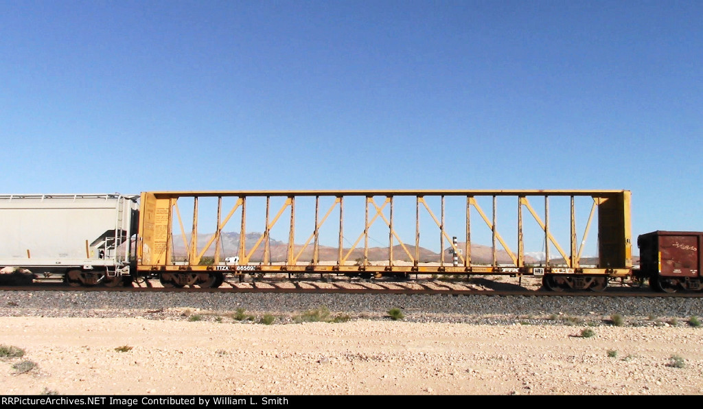 WB Manifest Frt at Erie NV W-MdTrnLvs-Pshr -174